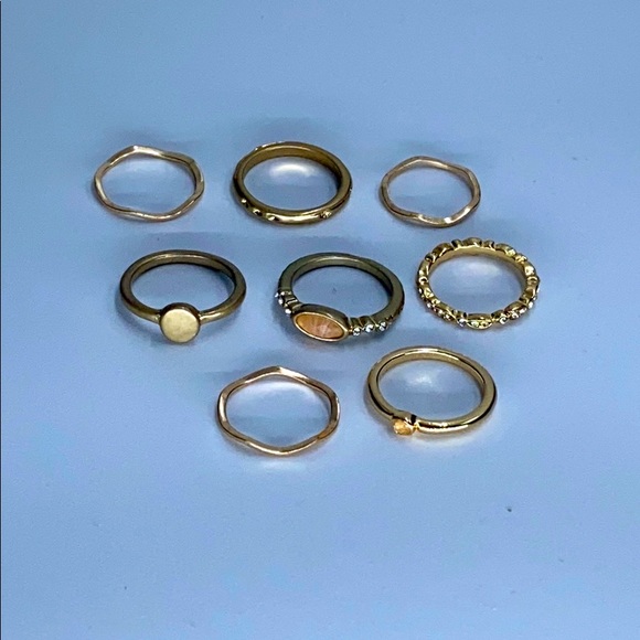 Assorted sizes Rings - Picture 2 of 3